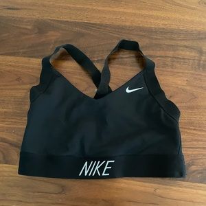 Nike sports bra size medium